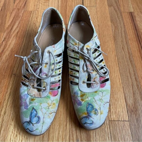 Stuart Weitzman Hand-Painted Leather Sneaker Style Lace Up Butterfly Size 39 8.5 - Picture 3 of 8